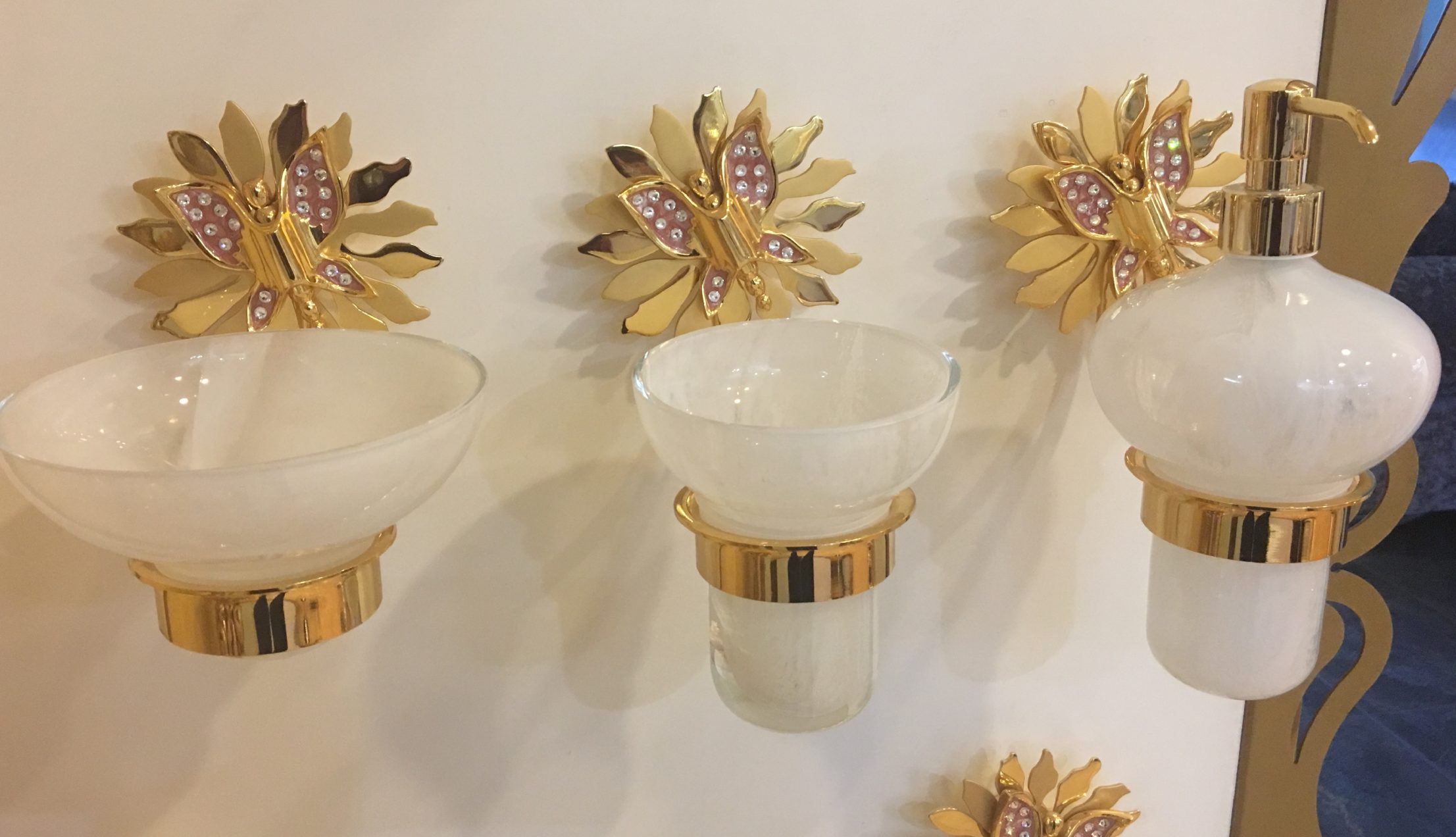 стакан для зубных щеток, мыльница, дозатор для мыла