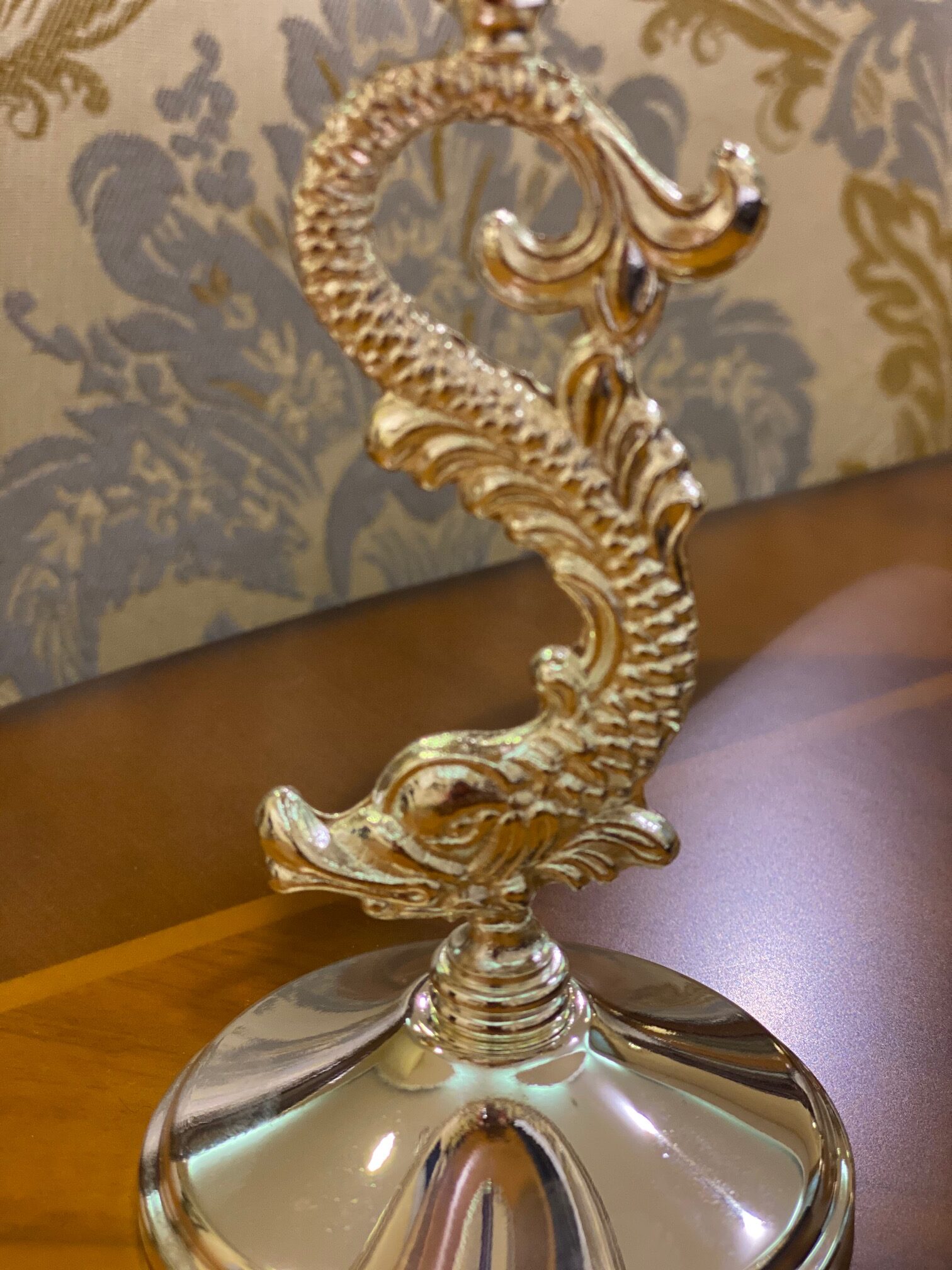 икорница на ножке серебро